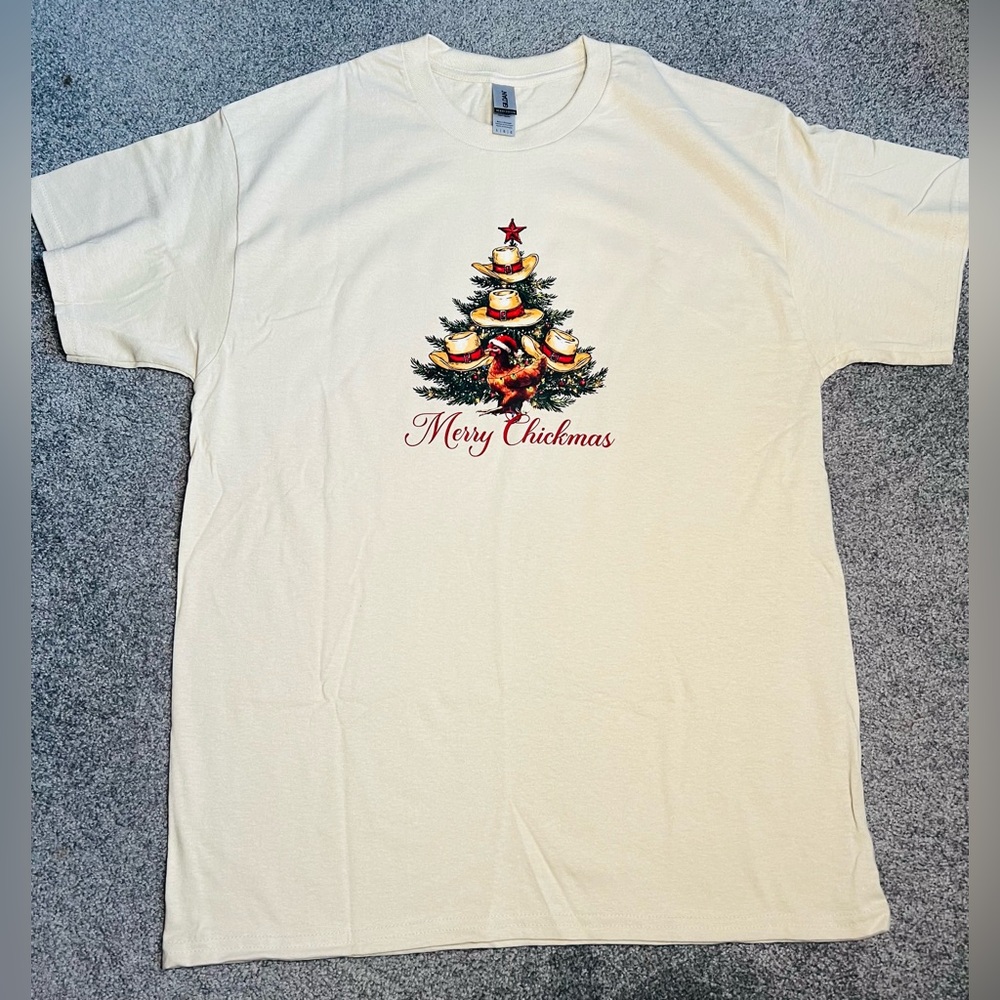 NEW Merry Chickmas Shirt size Large, Christmas, chickens,  gift, fun, cowboy hat - Picture 2 of 5